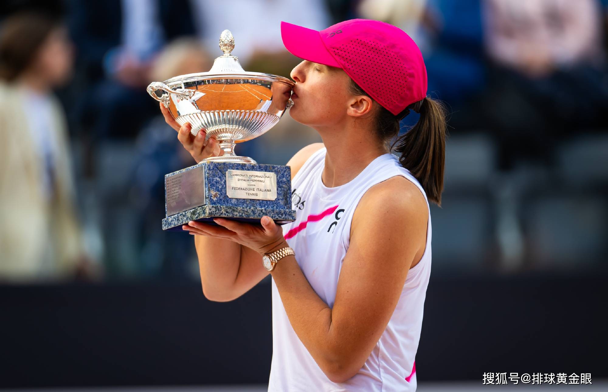 开云线上平台-美国队前途光明！，科维托娃新星锐不可当表现突出观众掌声雷动-开云线上平台