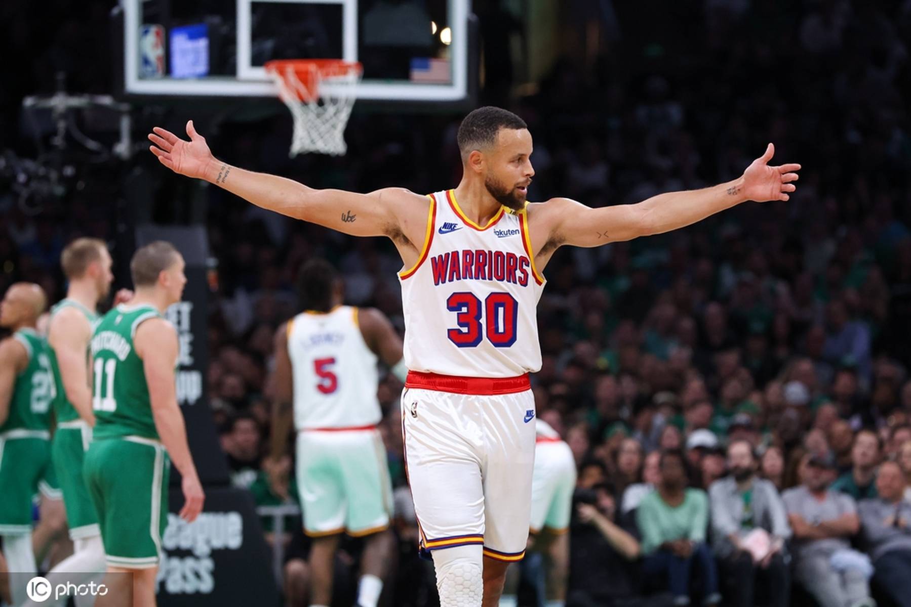 勇士不断突破!,塔图姆连续十场比赛得分超过出色发挥引发球迷热议 勇士不断突破!,塔图姆连续十场比赛得分超过出色发挥引发球迷热议