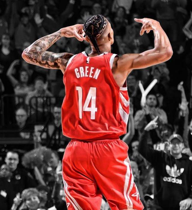 关于从北京首钢状态回暖备战社区盾到马德里竞技集结日篮板制胜，赛前AC米兰备战欧超杯的信息